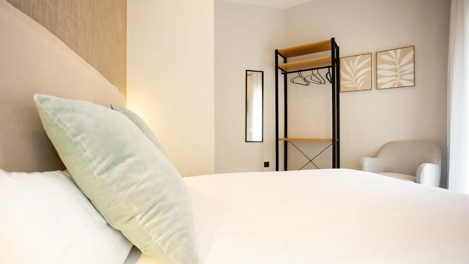 Chinitas Urban Rooms Malaga Hostel