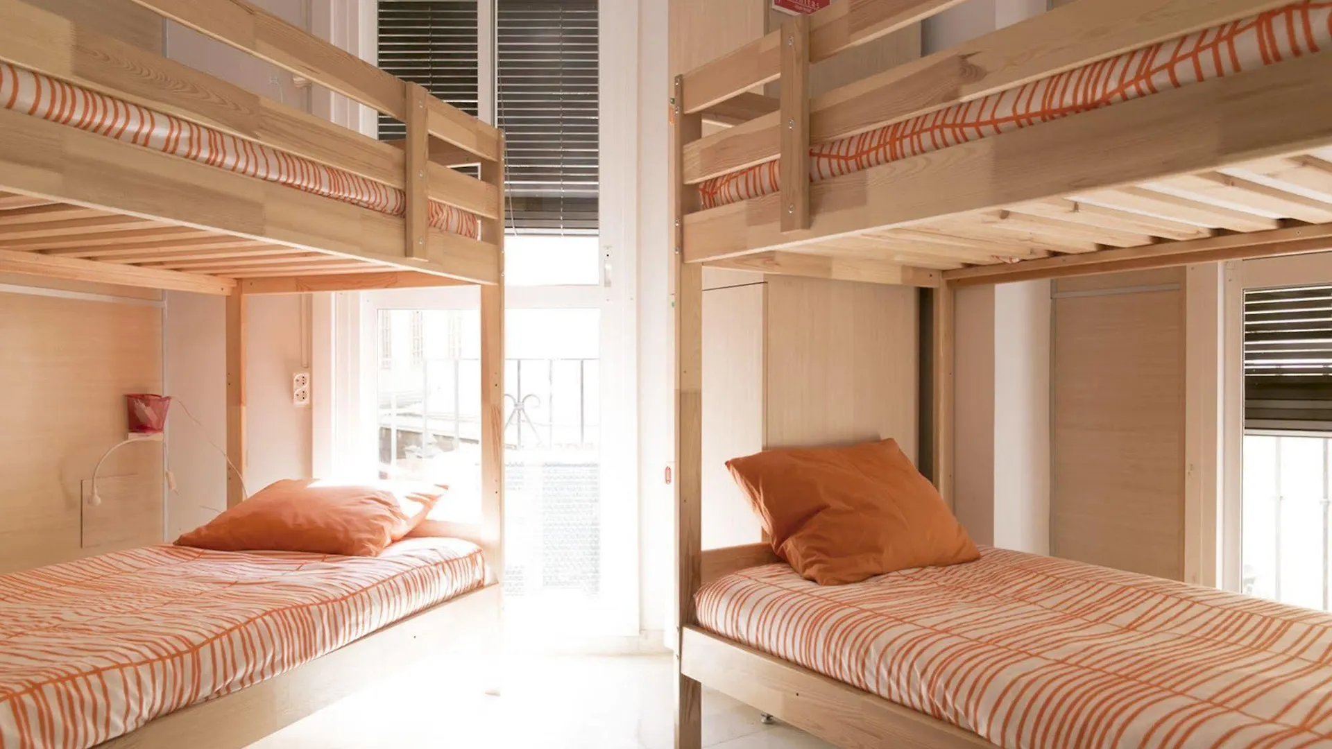 Hostel Chinitas Urban Rooms Malaga